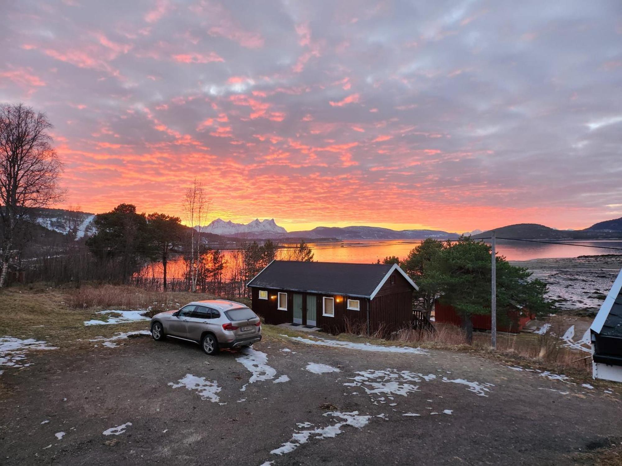 Ulvsvag Gjestgiveri Og Fjordcamping As Kültér fotó