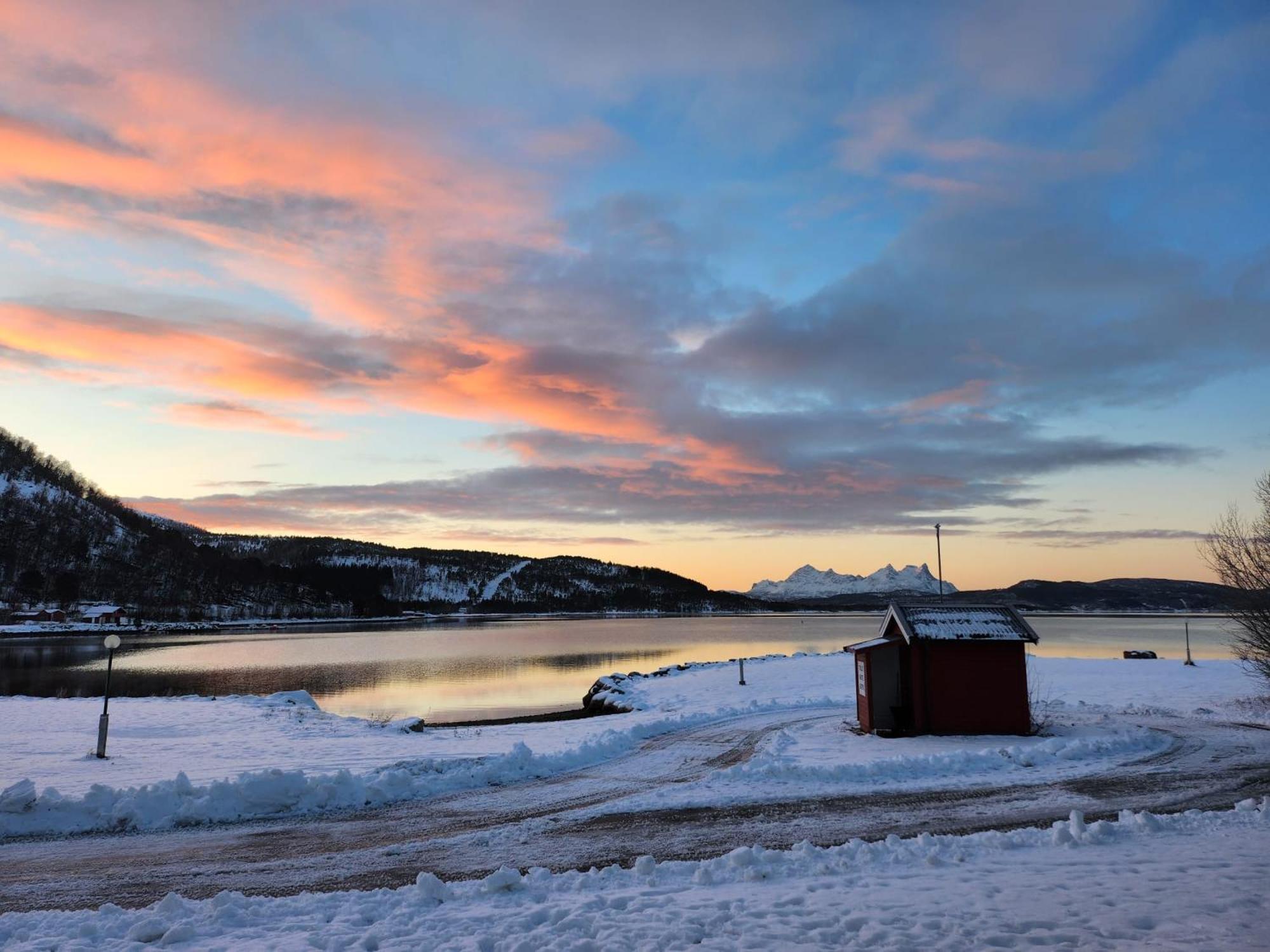 Ulvsvag Gjestgiveri Og Fjordcamping As Kültér fotó