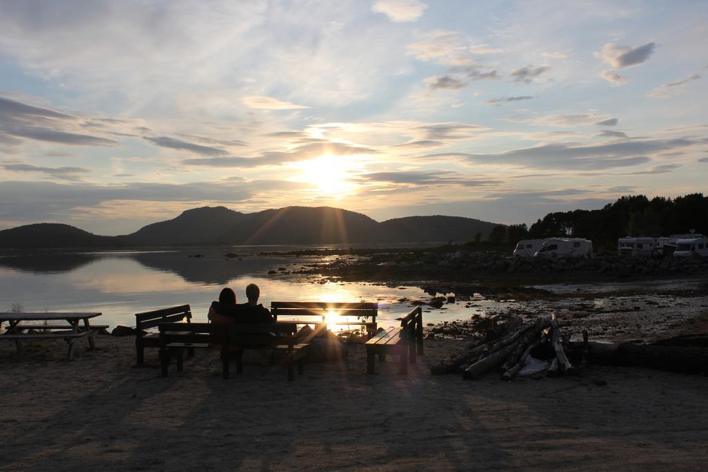 Ulvsvag Gjestgiveri Og Fjordcamping As Kültér fotó
